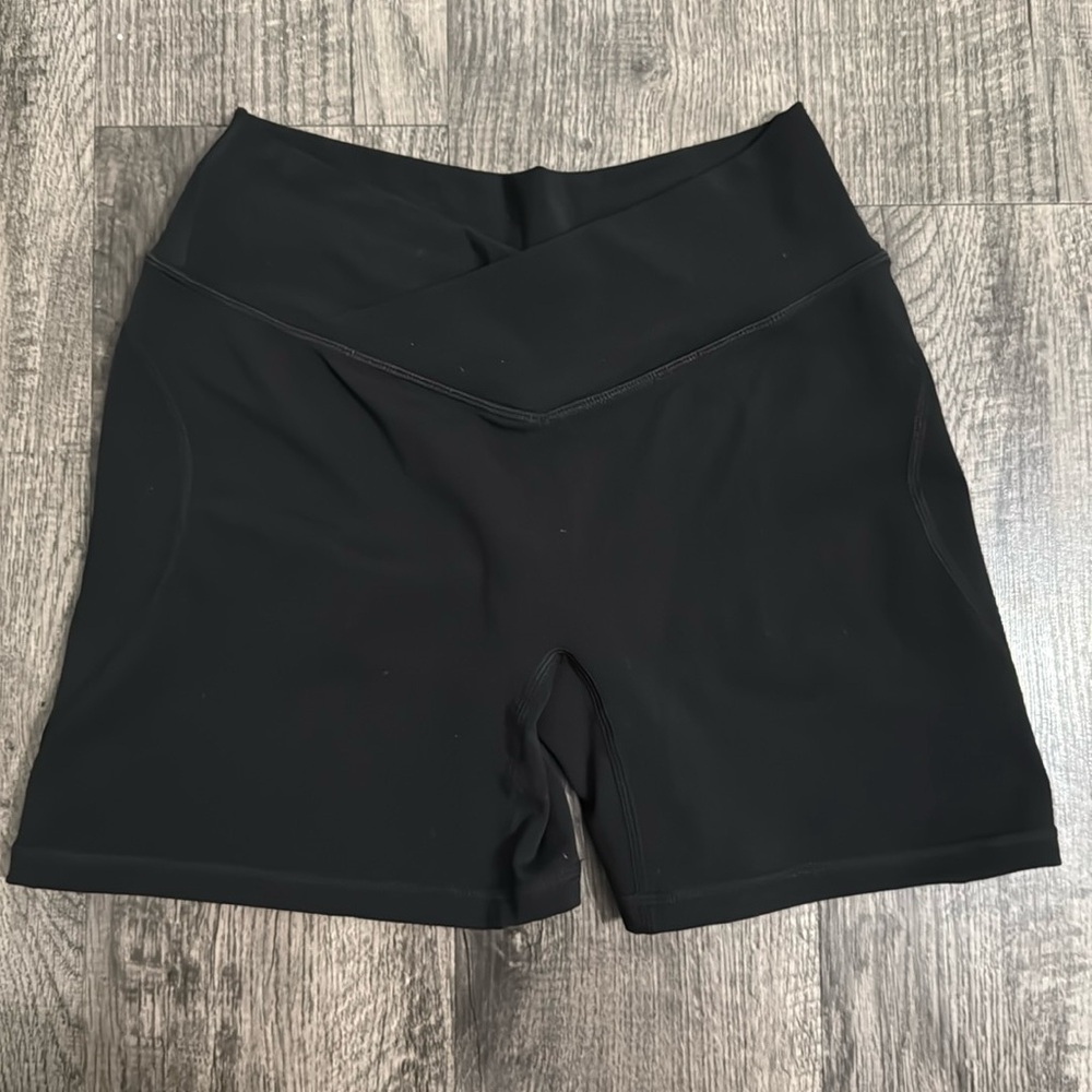 Alphalete 5” shorts